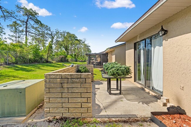 Building Photo - 7124 Barclay Ave