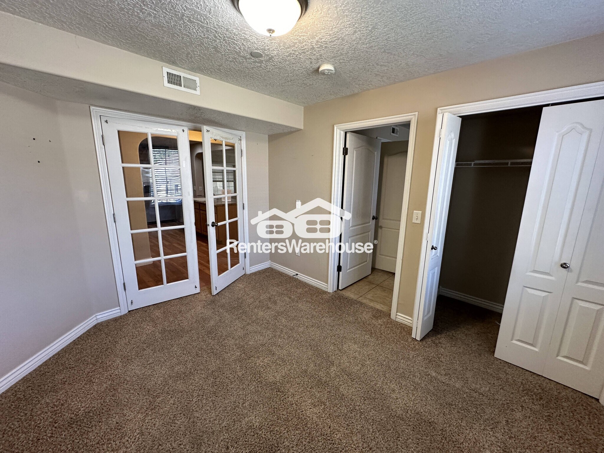 Building Photo - 1202 W 110 N