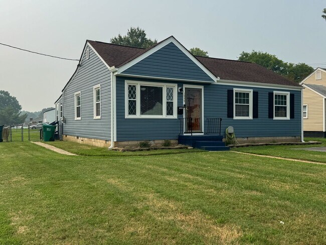 Building Photo - 1809 Geffert Dr
