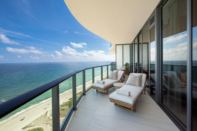 Building Photo - 900 N Ocean Blvd