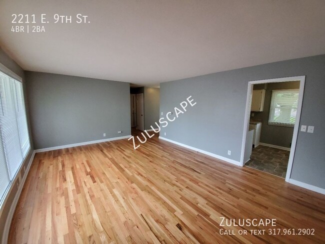 Building Photo - Half Off First Month Rent….2211 E. 9th / S...