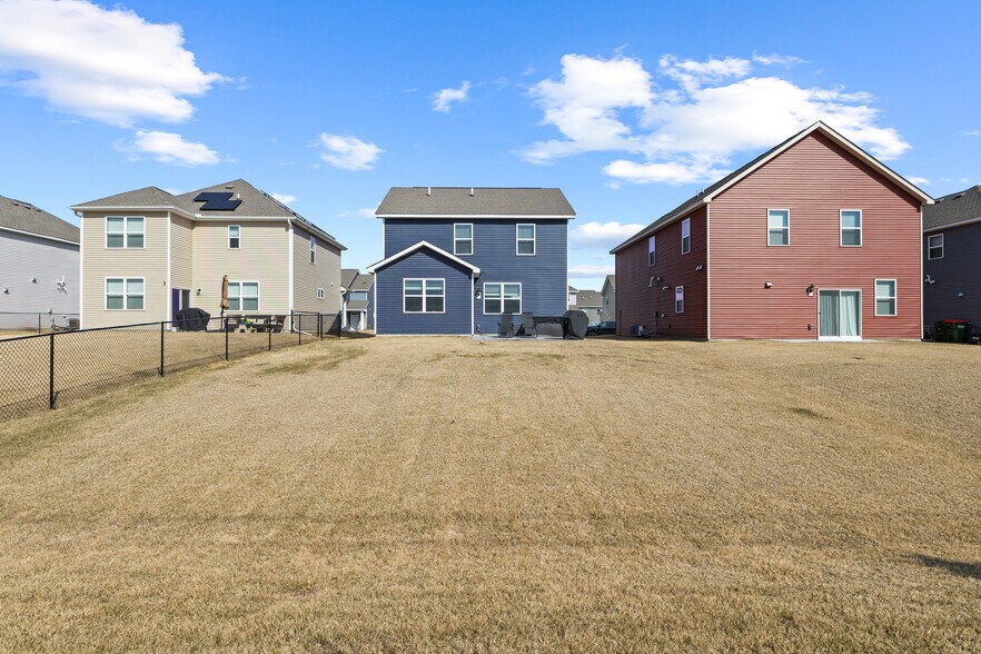 Building Photo - 12678 Erskin St NE