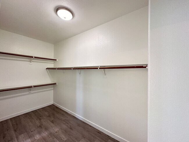Building Photo - HEATHERWOOD