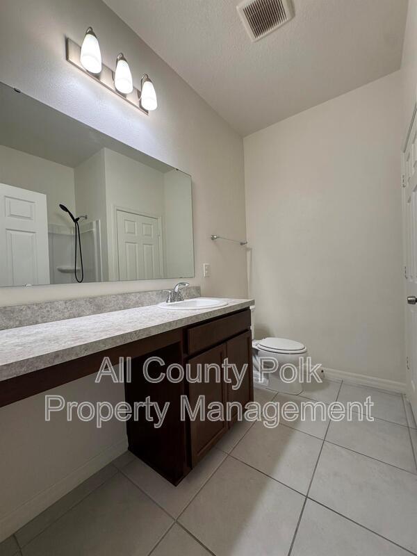 Building Photo - 7163 Cruz Ct