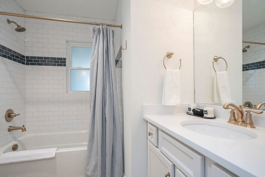 Building Photo - 106 Walnut Hill Dr