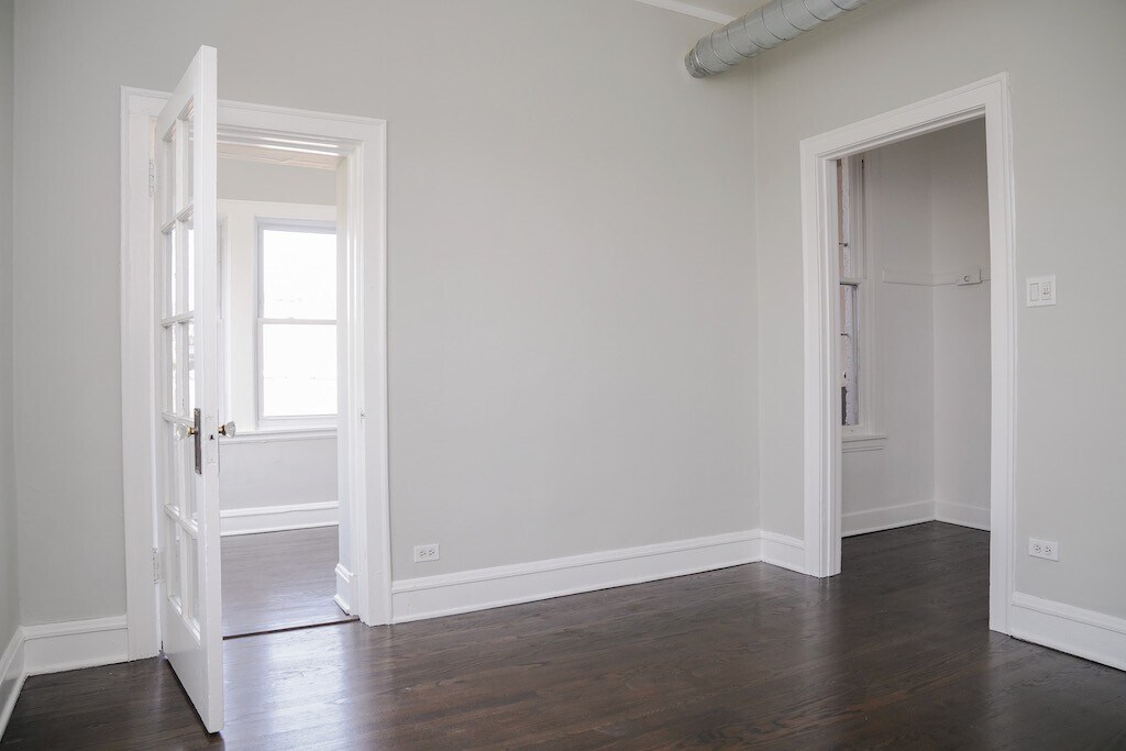 Building Photo - 3559 N Ashland Ave