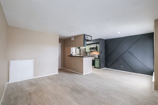 Building Photo - 6633 W Airport Blvd