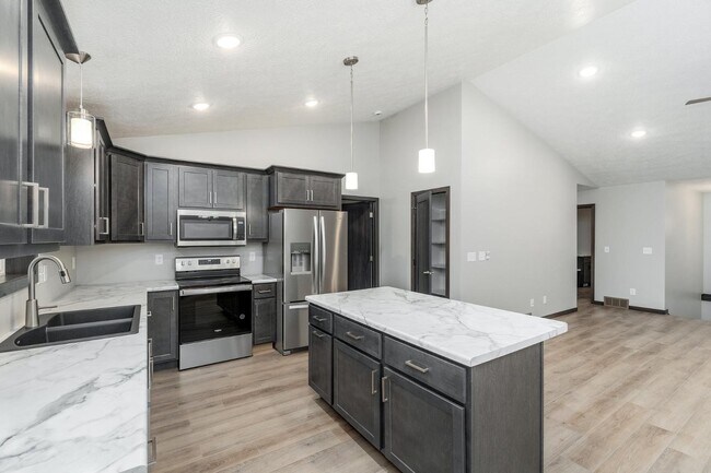 Building Photo - 7213 E 45th St