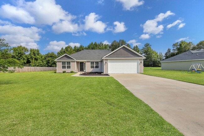 Building Photo - AVAILABLE NOW! (Pet Friendly)