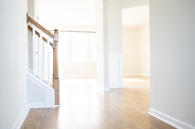 Building Photo - 216 Chaste Tree Cir