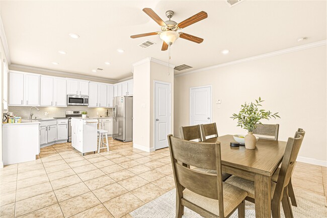 Building Photo - 1757 Sierra Crest Dr