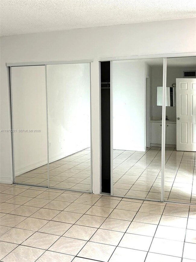 Building Photo - 19805 SW 114th Ave