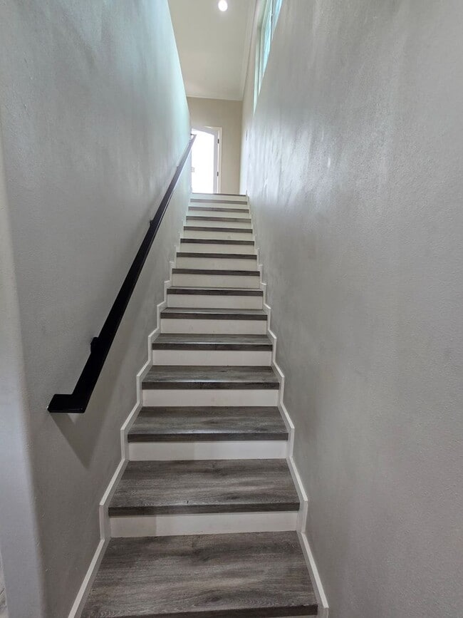 Building Photo - Fantastic 2 Bed, 2.5 Bath ADU unit in Sunn...