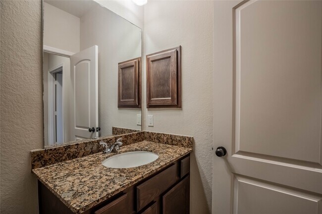 Building Photo - 111 Pinnacle Ridge Ct