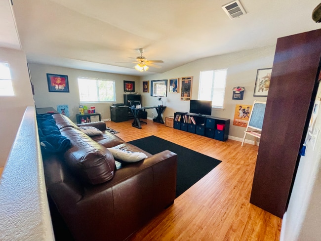 Building Photo - 46249 Via La Colorada