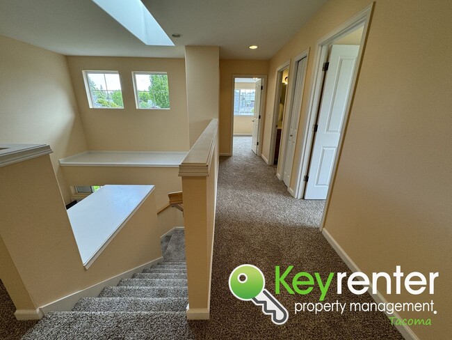 Building Photo - Dream Home on North Shore Golf Course in T...