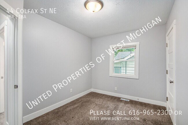 Building Photo - 44 Colfax St NE