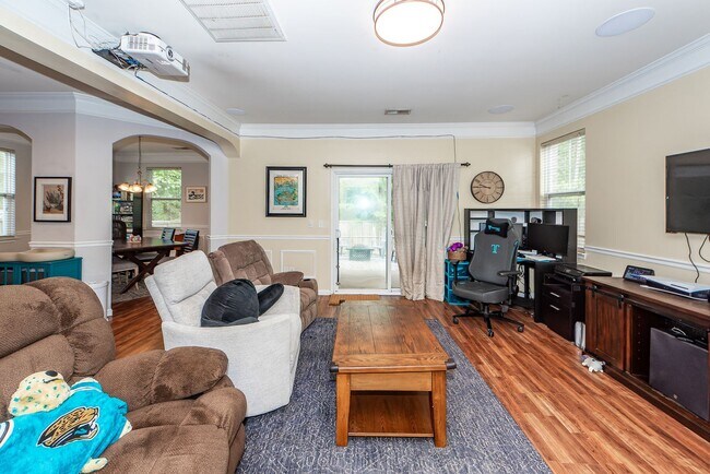Building Photo - 3 Bedroom 2.5 Bath Single Family Home in S...