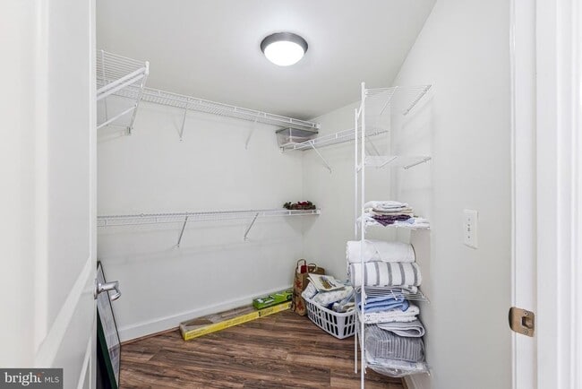 Building Photo - 11800 Sunset Hills Rd