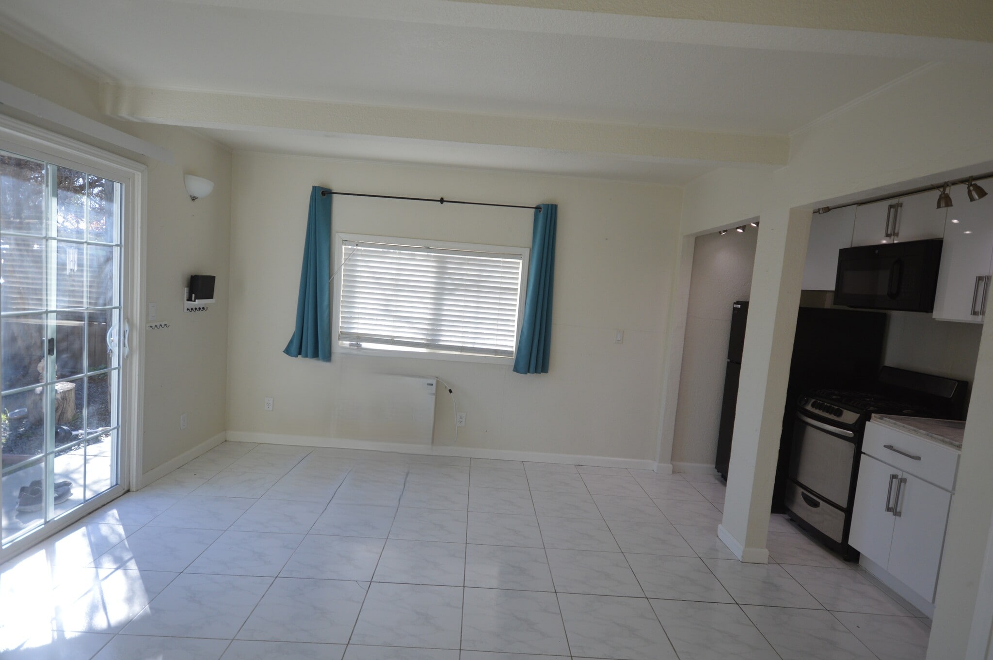 Building Photo - 1800 Devon Ct