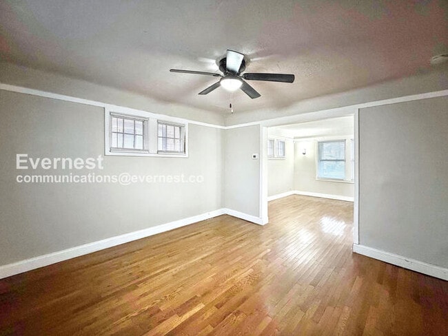 Building Photo - 2032 Kendall St