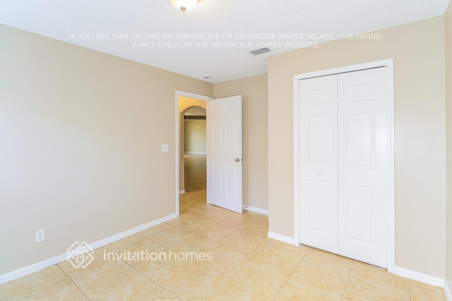 Building Photo - 989 Bimini Ave