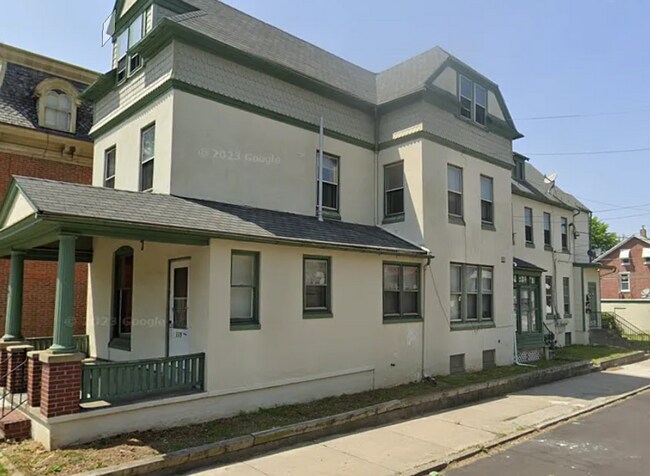 Building Photo - 339 King St