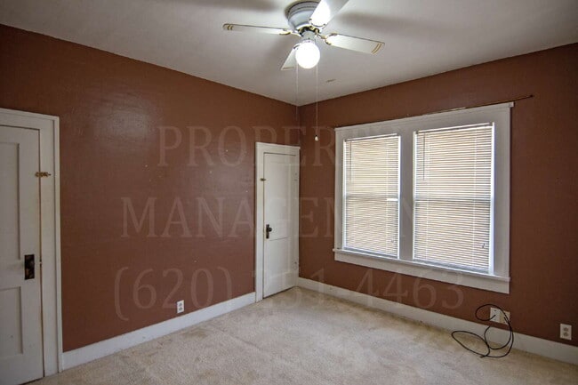 Building Photo - Weekly Rental all bills paid $200 per person