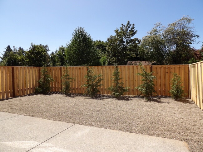 Building Photo - Beautiful Single Family Home!  Close to Downtown Hillsboro!