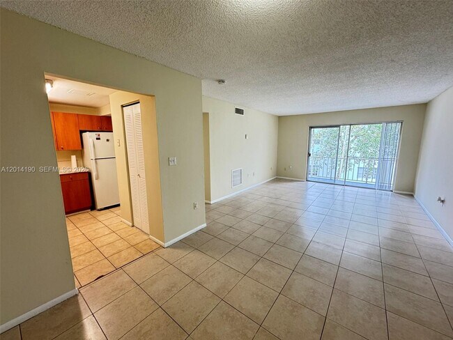 Building Photo - 415 Executive Center Dr