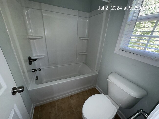 Building Photo - 6080 Lakeway Drive