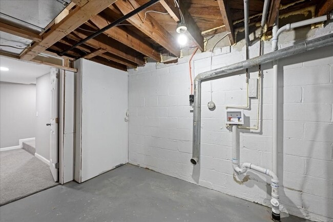 Building Photo - Gorgeous Two-Bedroom Townhome In Middle River