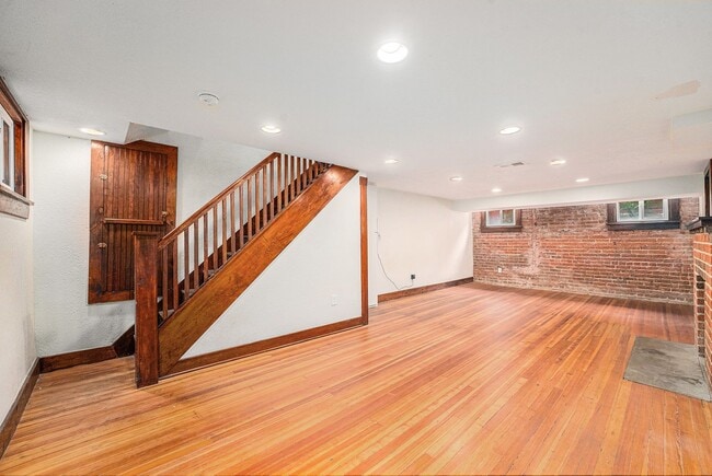 Building Photo - Updated Craftsman Bungalow in Congress Par...