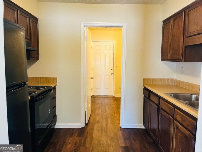 Building Photo - 165 Pine Terrace