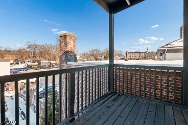 Building Photo - 266 Morris Ave