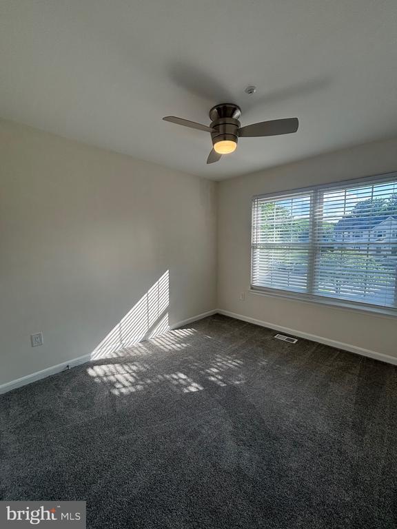 Building Photo - 863 English Chestnut Dr