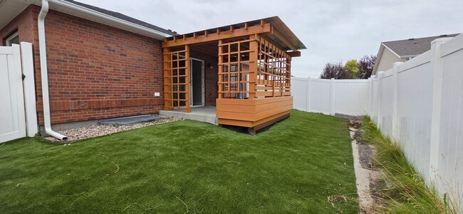 Building Photo - 414 Appletree Ct