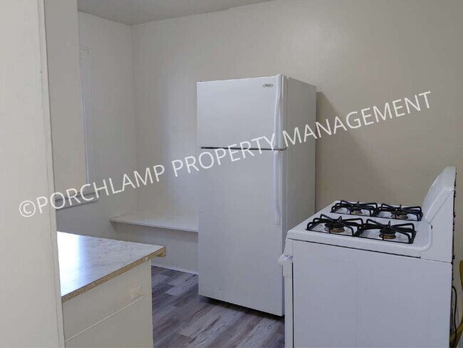 Building Photo - 216 W Grand Ave