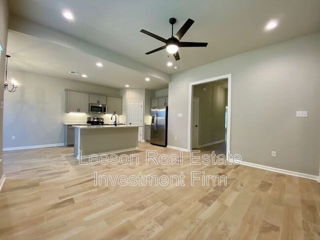 Building Photo - 421 Zinfandel Pl