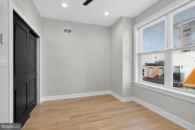 Building Photo - 2138 E Albert St