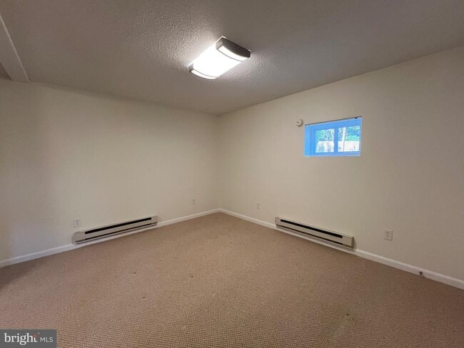 Building Photo - 5626 Tremont Dr