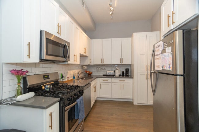 Building Photo - 801 N Wabash Ave