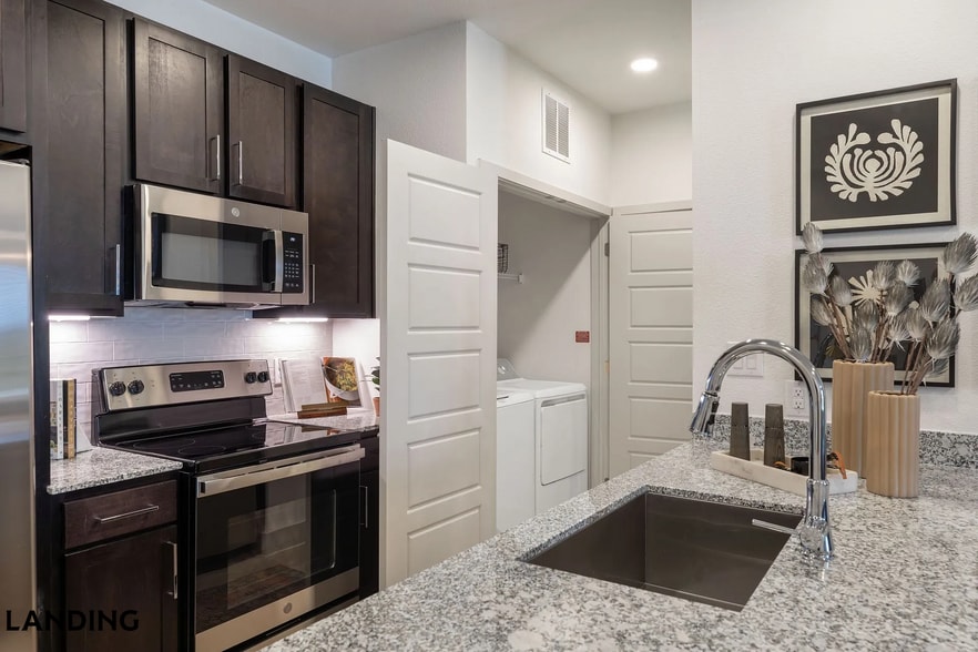 Building Photo - 8110 Blue Goose Rd