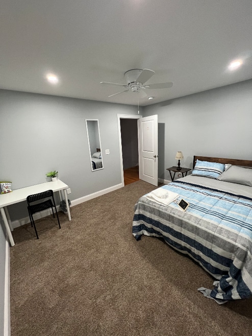 Building Photo - 158B Beacon St