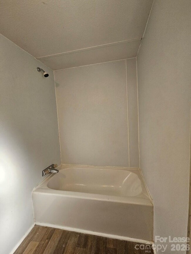 Building Photo - 776 Montgomery Dr