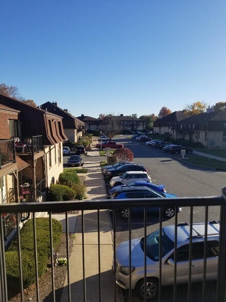 Building Photo - 1410 Normandy Ct