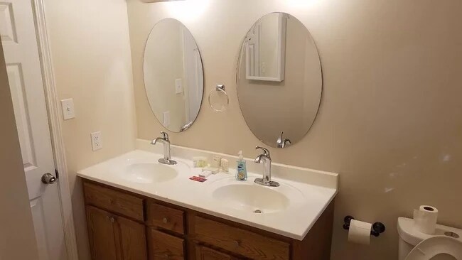 Building Photo - 439 Potomac Ave