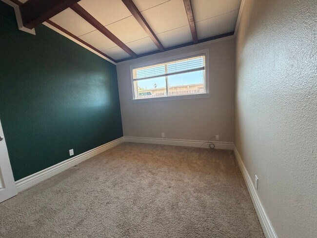 Building Photo - 3809 Sunnyvale Ave