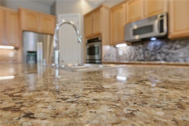 Building Photo - 916 Viscanio Pl