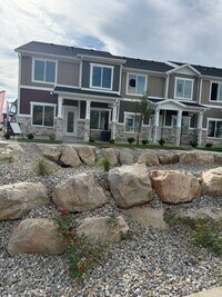 Building Photo - 3090 E Thorley Dr